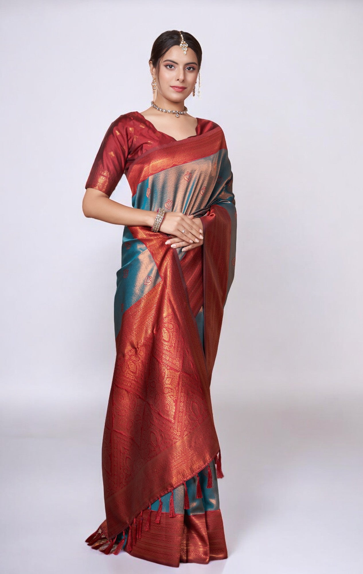 Peacock Blue Kanjivaram Silk Saree With Zari Thread Artistry