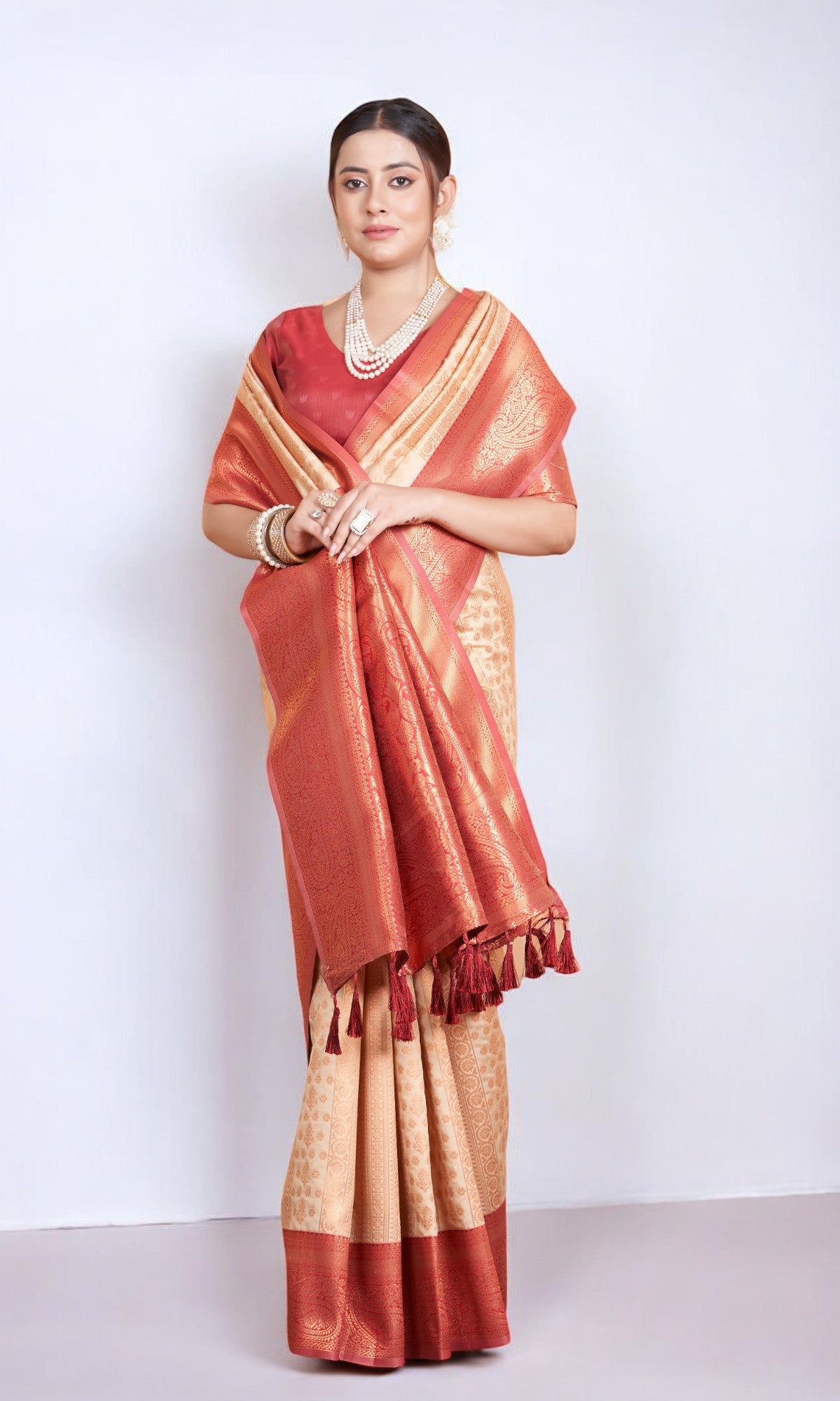 Ivory White Silk Saree With Jacquard Jari Work Pattern