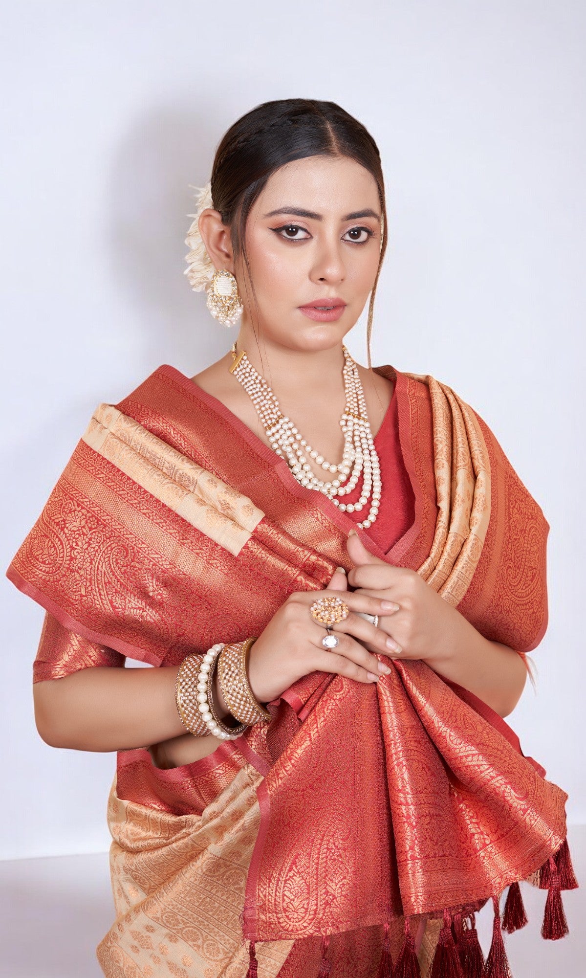 Ivory White Silk Saree With Jacquard Jari Work Pattern