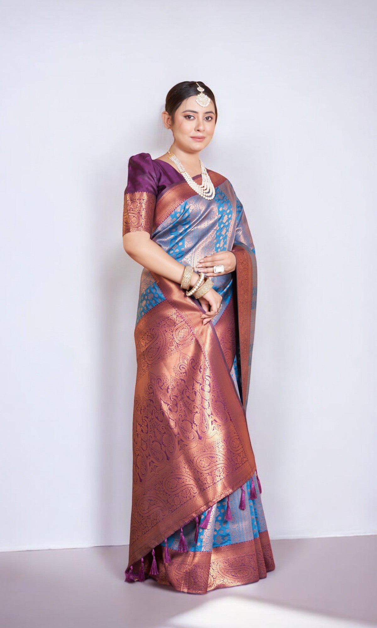 Blue Silk Saree With Jacquard Jari Work Pattern