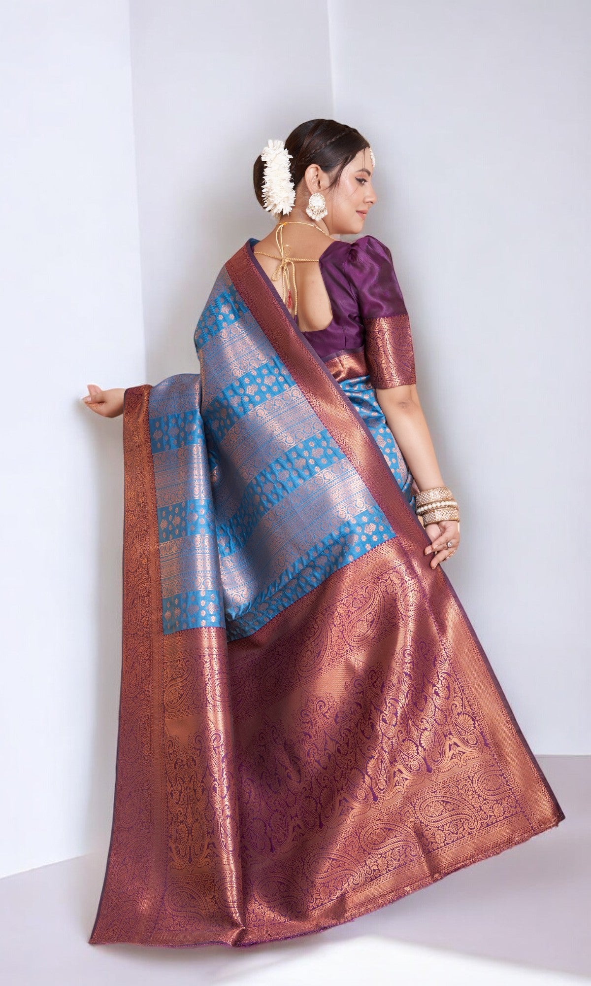 Blue Silk Saree With Jacquard Jari Work Pattern