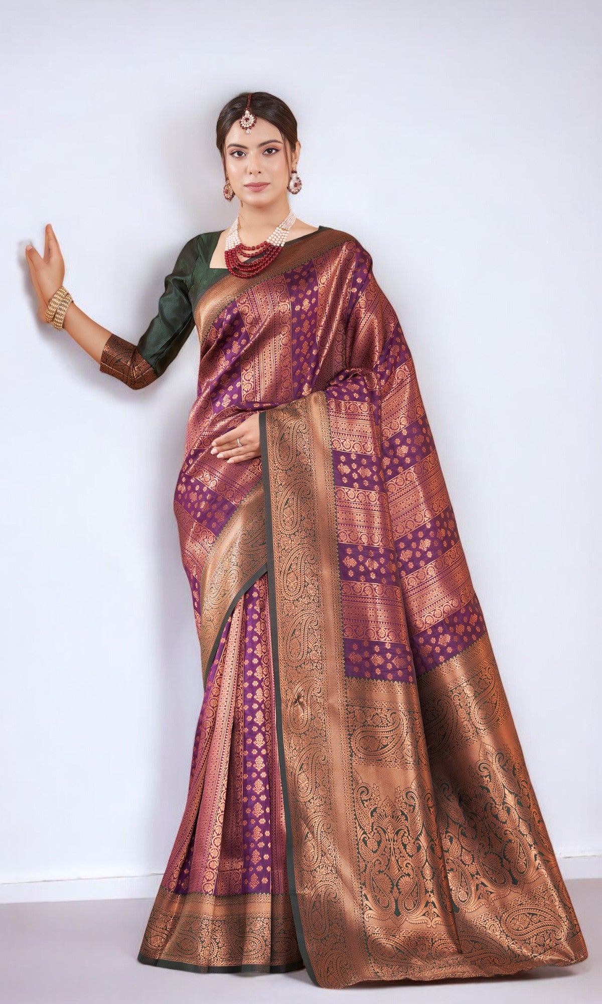 Purple Silk Saree With Jacquard Jari Work Pattern