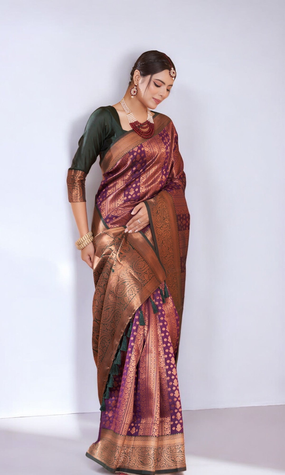 Purple Silk Saree With Jacquard Jari Work Pattern