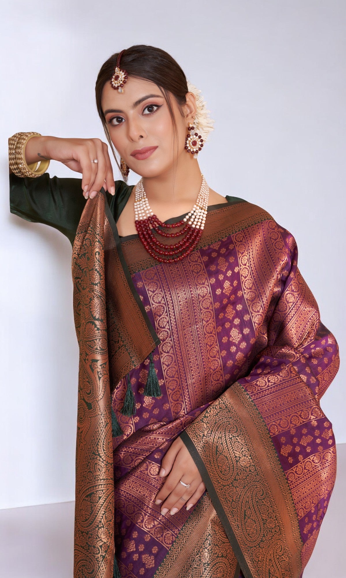 Purple Silk Saree With Jacquard Jari Work Pattern