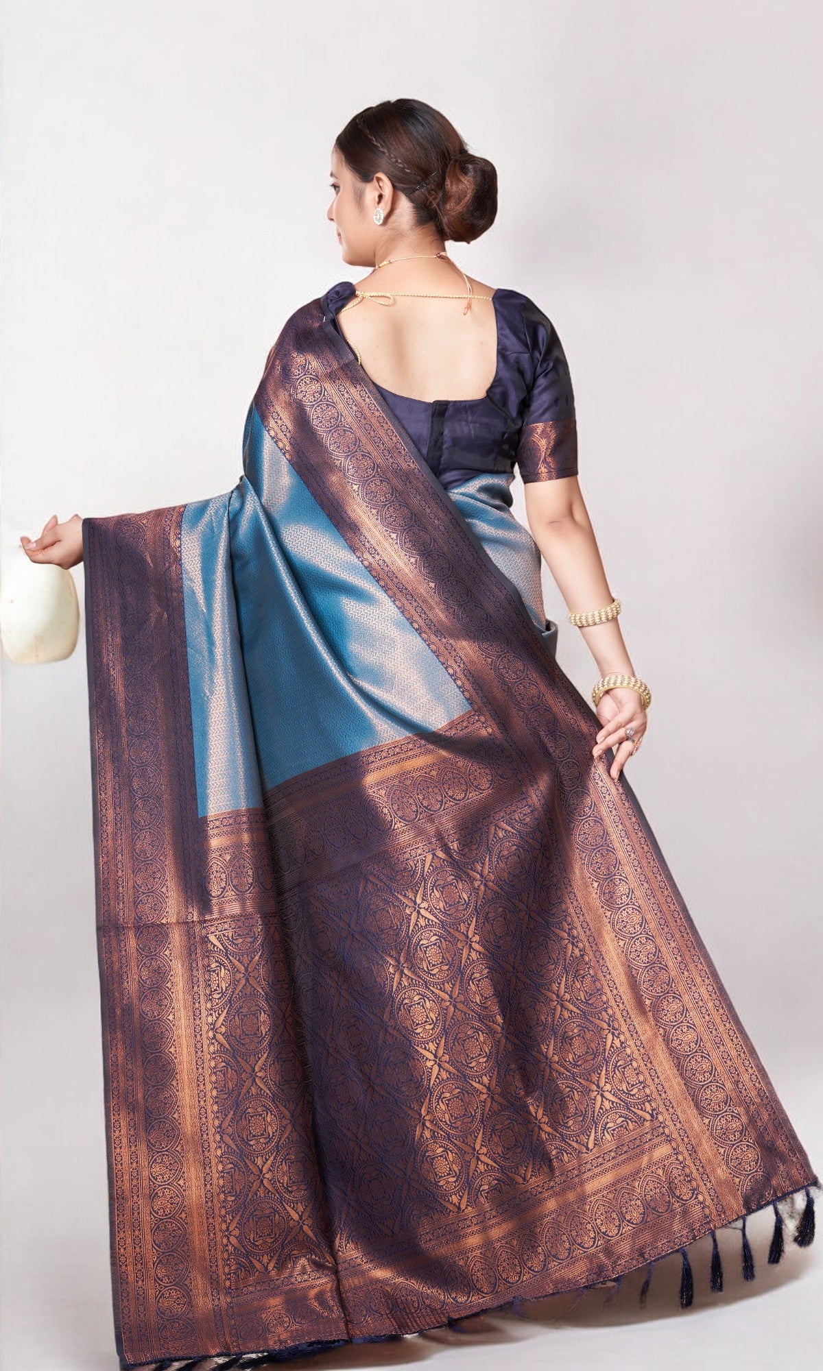 Blue  Kanjivaram Silk Saree With Zari Thread Artistry