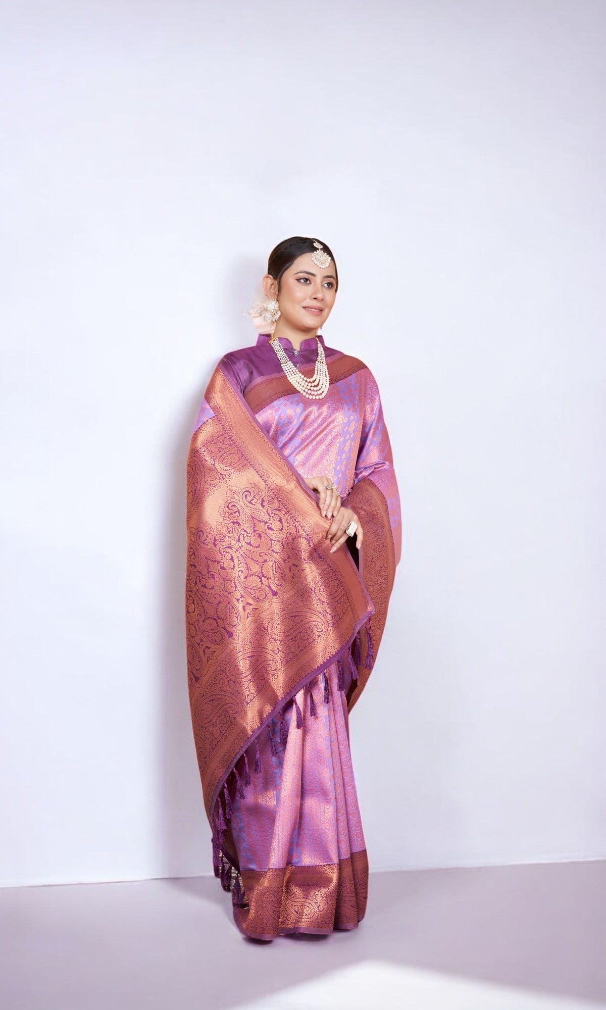 Lavender Silk Saree With Jacquard Jari Work Pattern