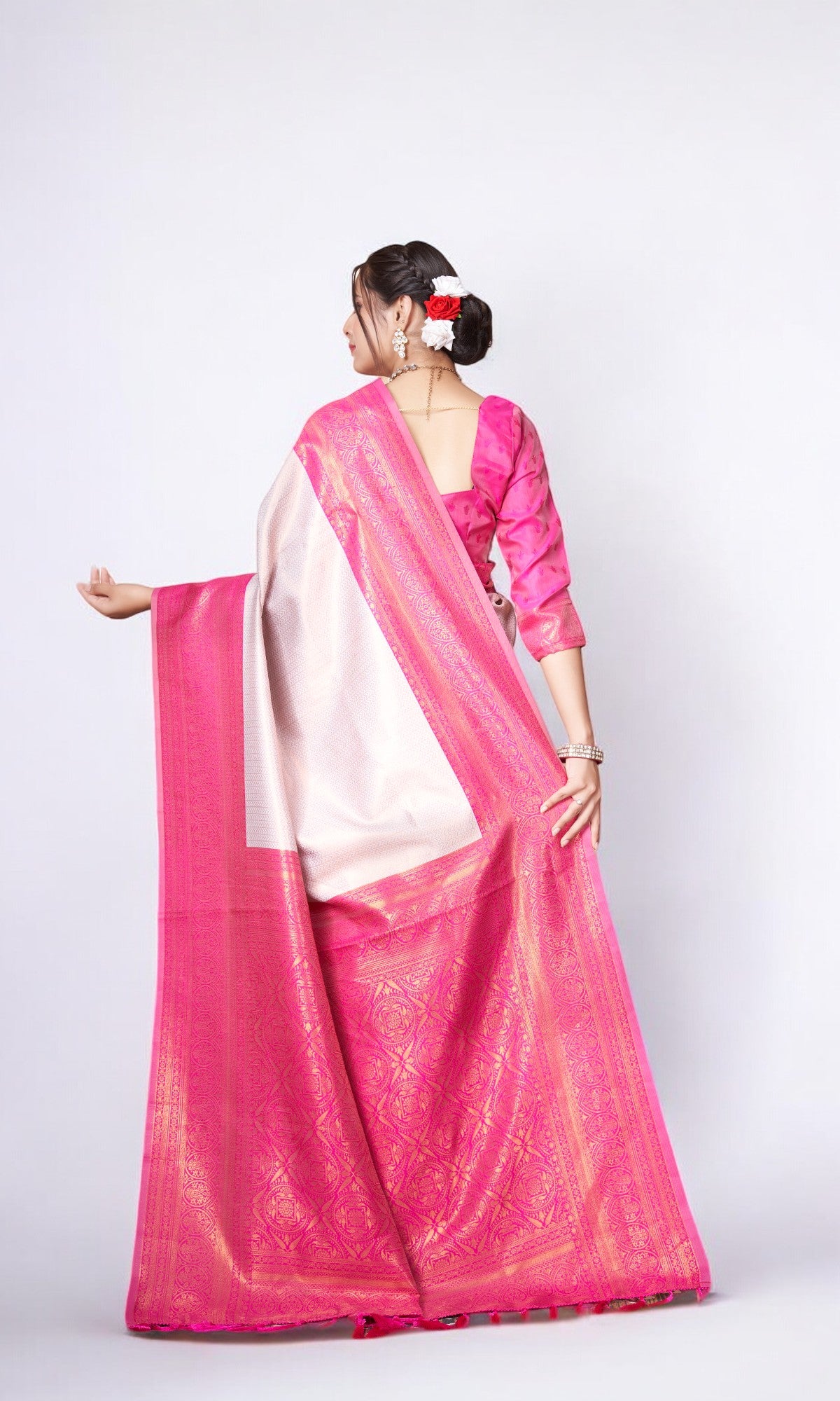 Pink Silk Saree With Zari Thread Artistry