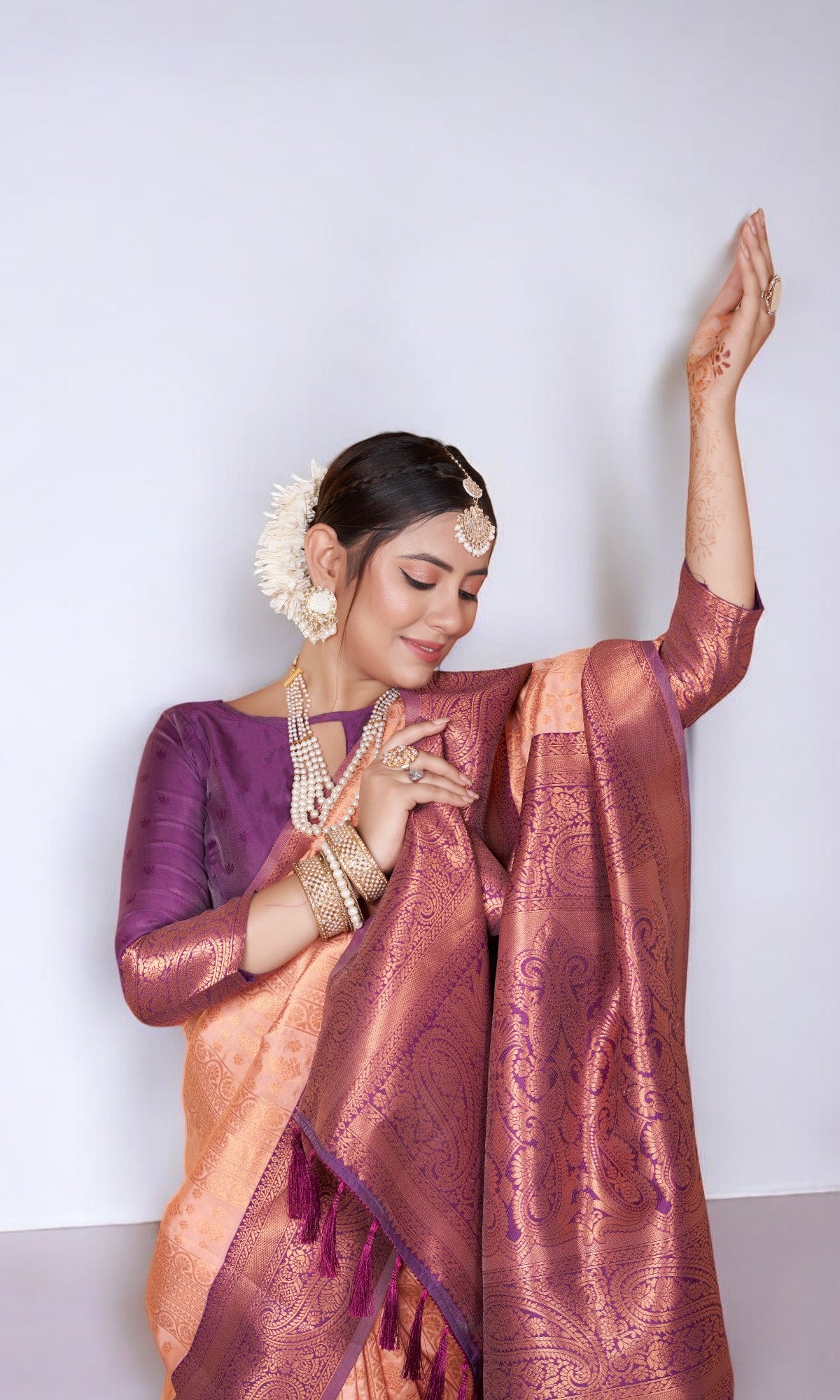 Orange Silk Saree With Jacquard Jari Work Pattern