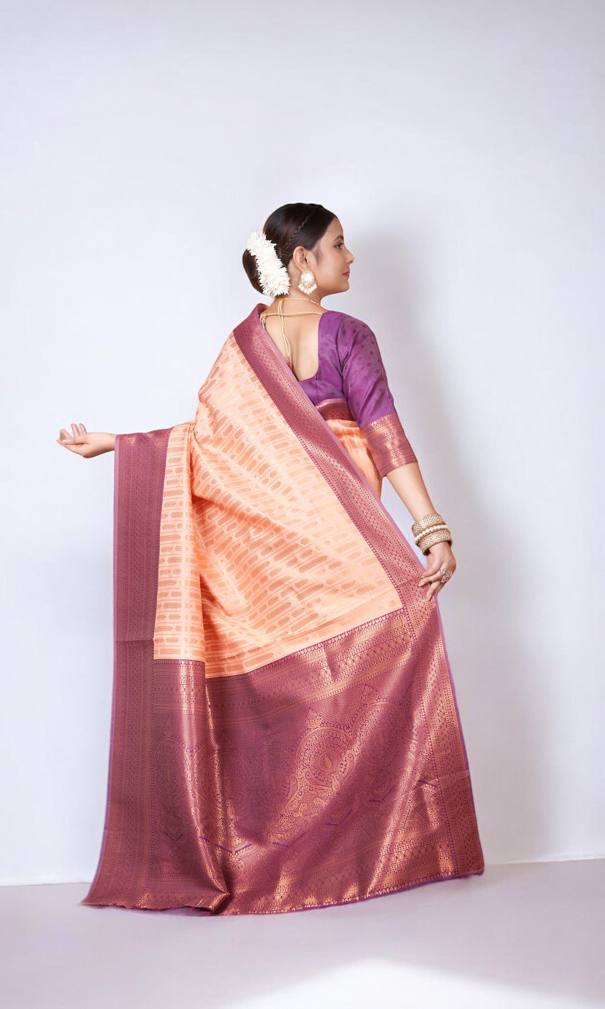 Orange Silk Saree With Jacquard Jari Work Pattern