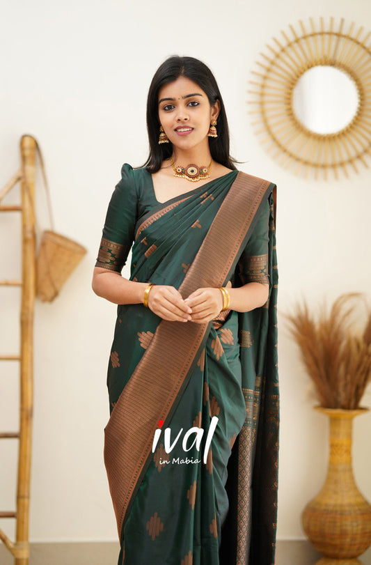 Dark Green Kanjivaram Silk Saree With Jacquard Work