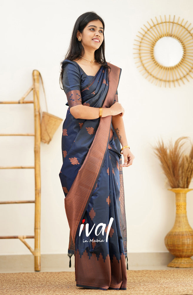 Neavy Blue Kanjivaram Silk Saree With Jacquard Work