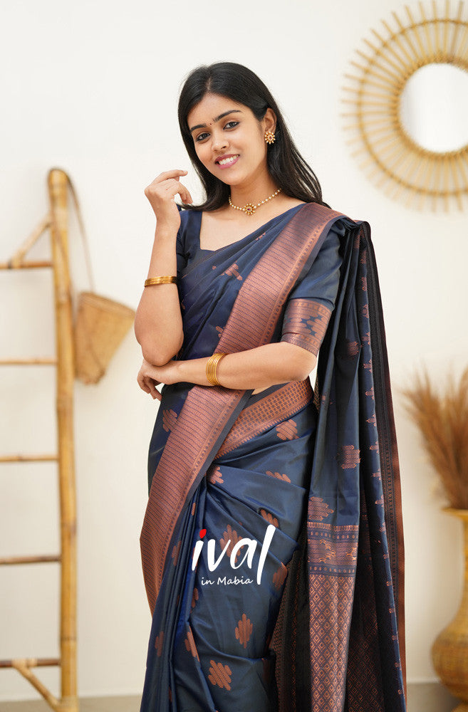 Neavy Blue Kanjivaram Silk Saree With Jacquard Work