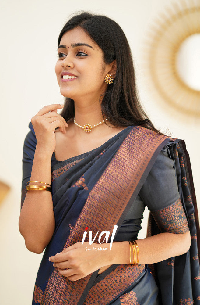 Neavy Blue Kanjivaram Silk Saree With Jacquard Work