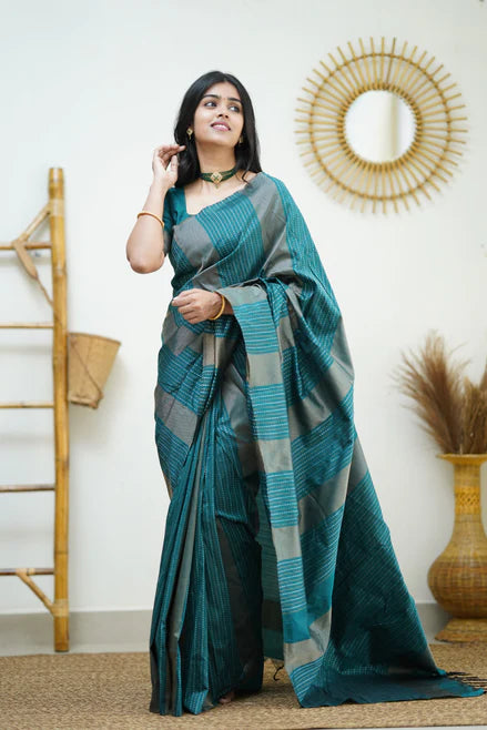 Rama Silk Saree With Jacquard Work