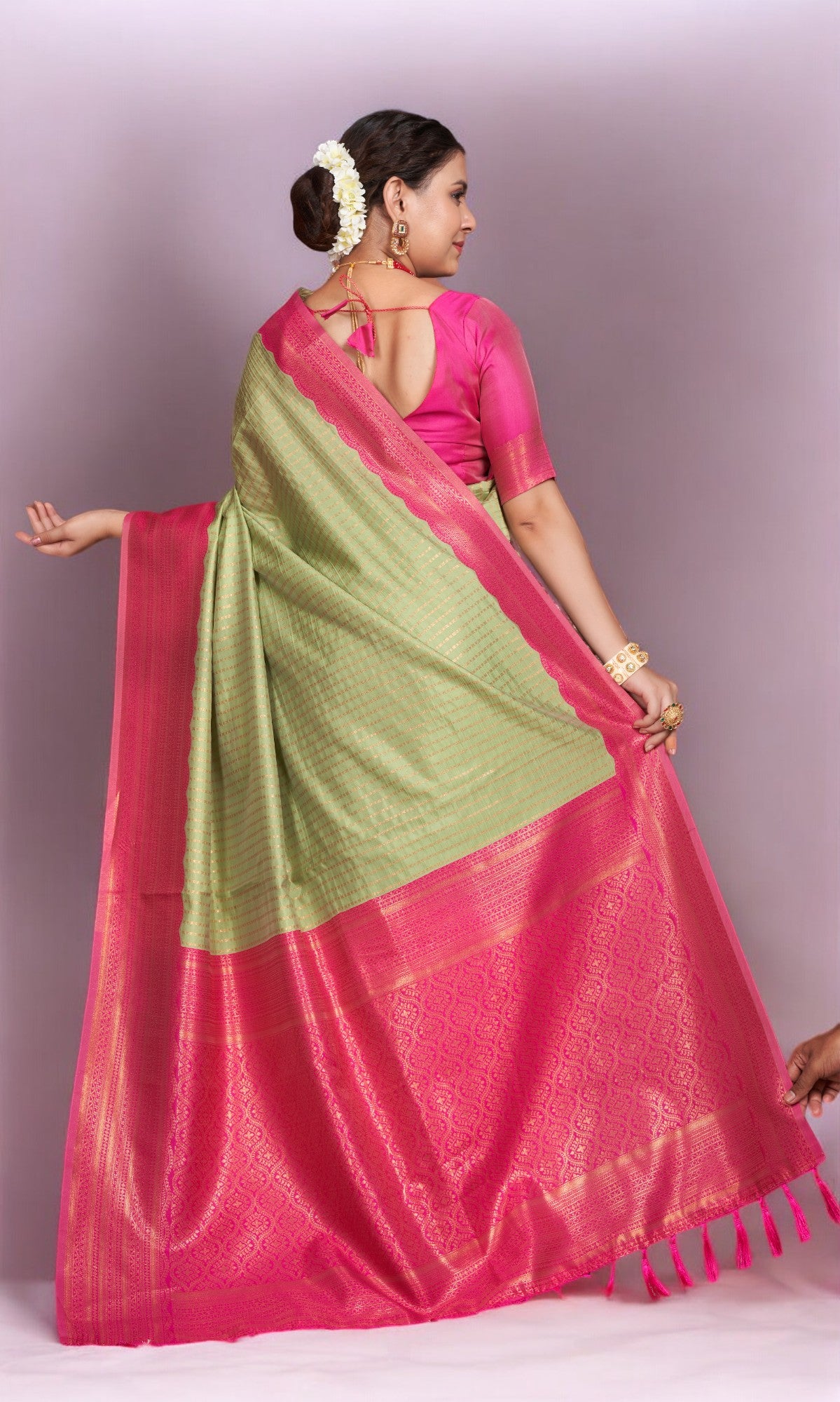 Pear Green Silk Saree With Vibrant Jacquard Border