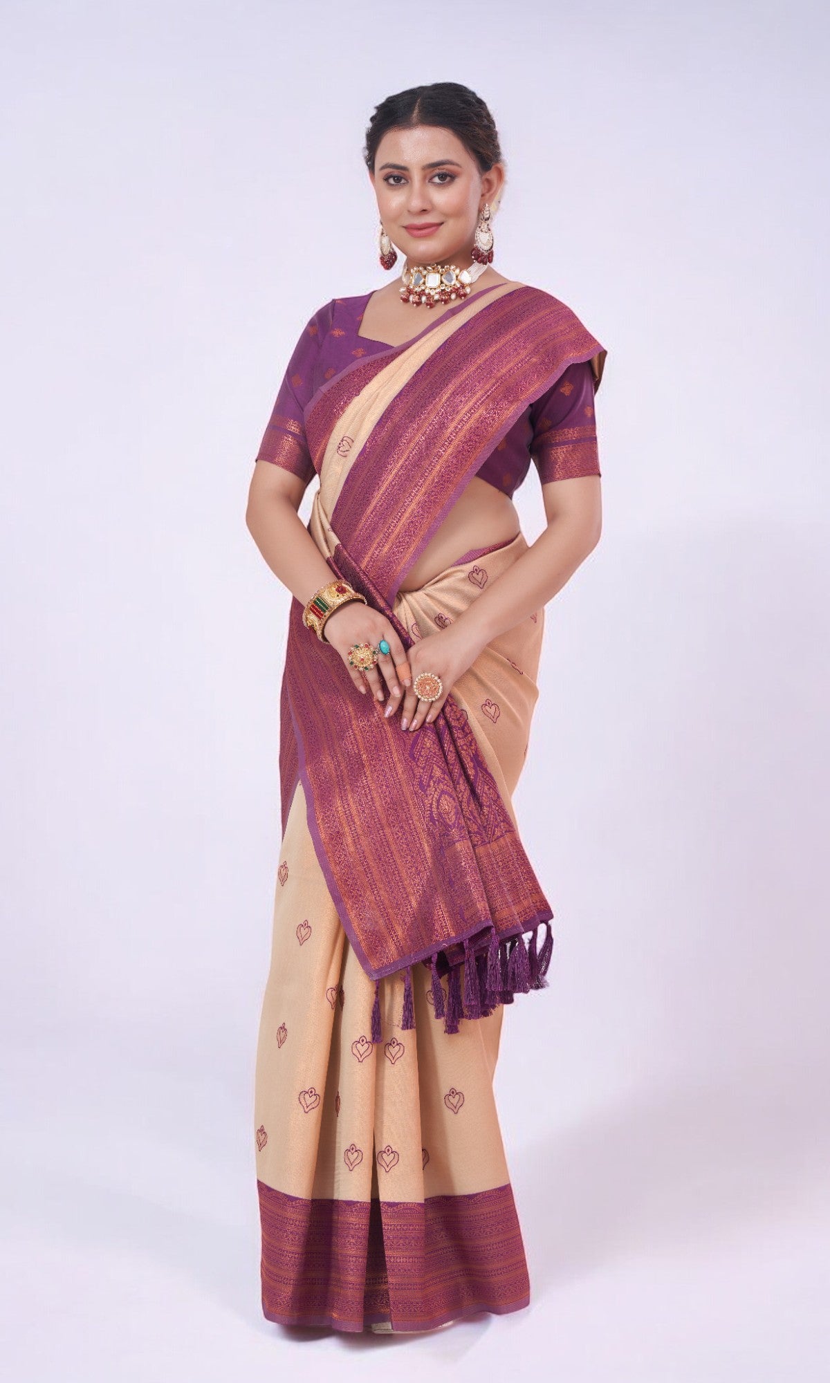 Ivory Silk Saree With Jari Work