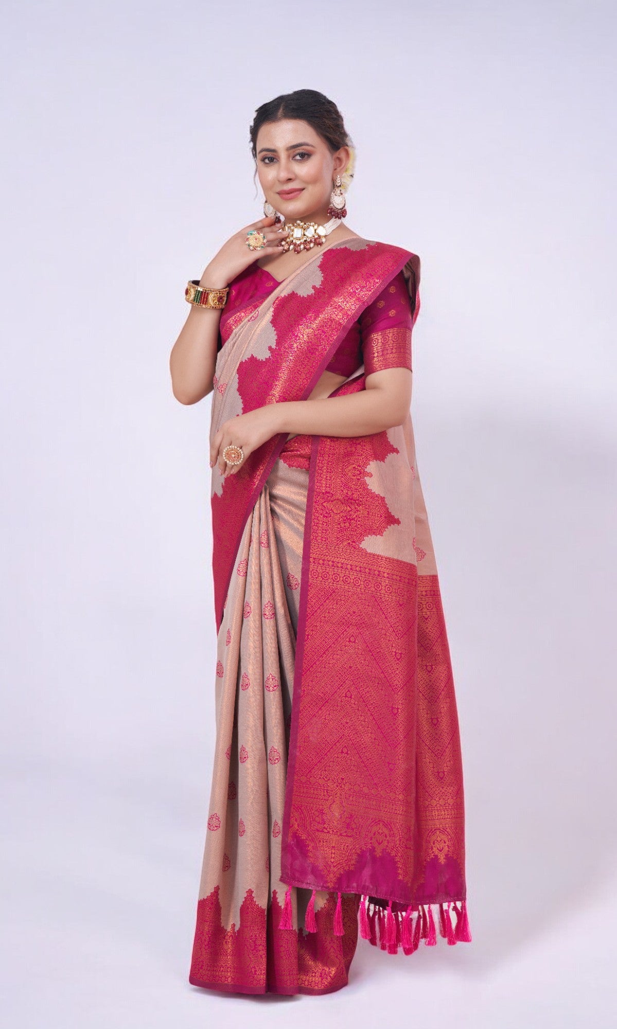 Light Pink Silk Saree With Jari Work