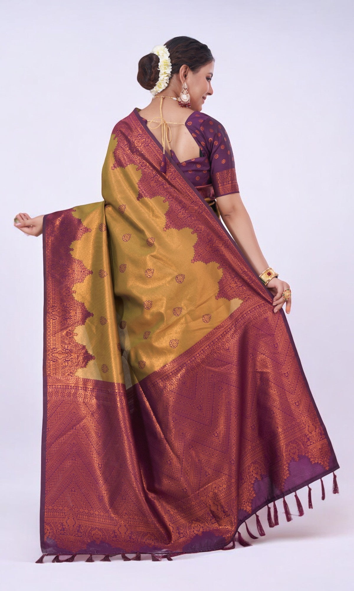 Golden Yellow Silk Saree With Jari Work