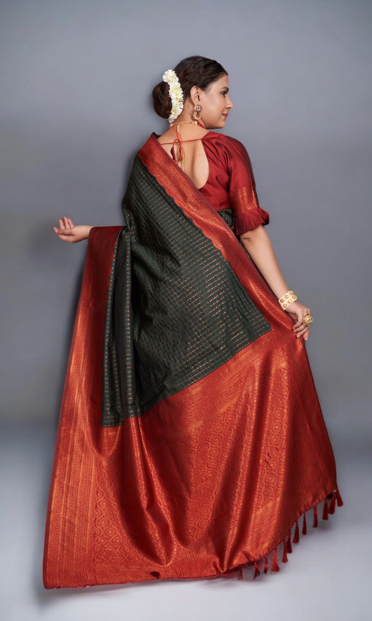 Dark Green Silk Saree With Vibrant Jacquard Border